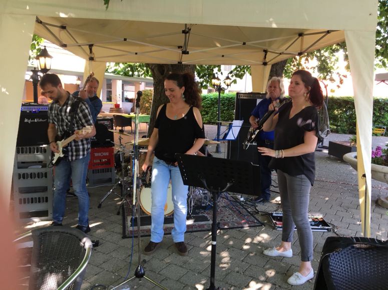 5ce18a87-8088-475b-841a-6c40e44d4e8f